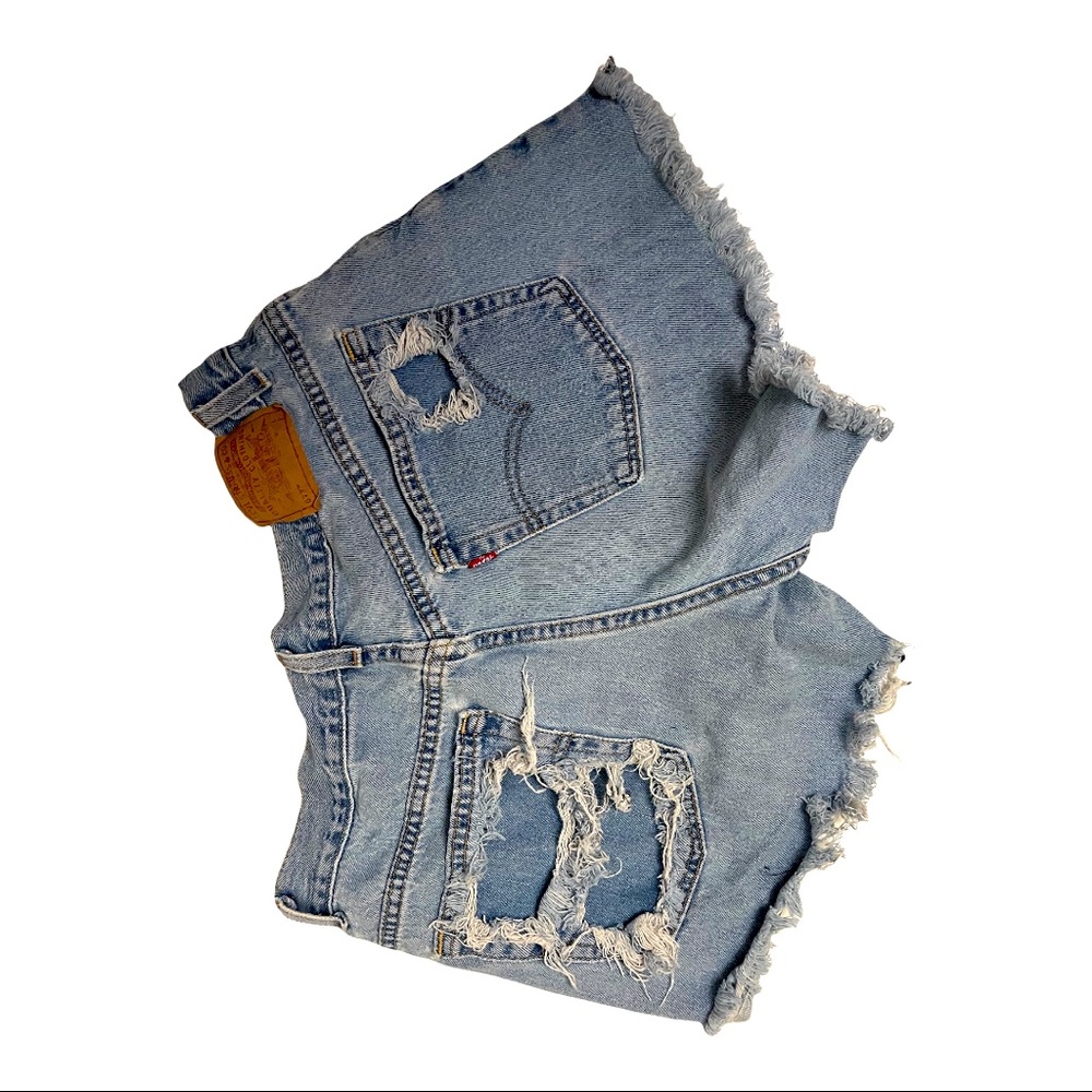 Levi Cut Off Shorts